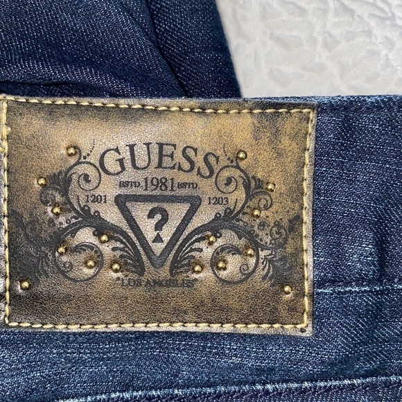 GUESS Low-Rise Bootcut Jeans NWOT - Picture 7 of 9